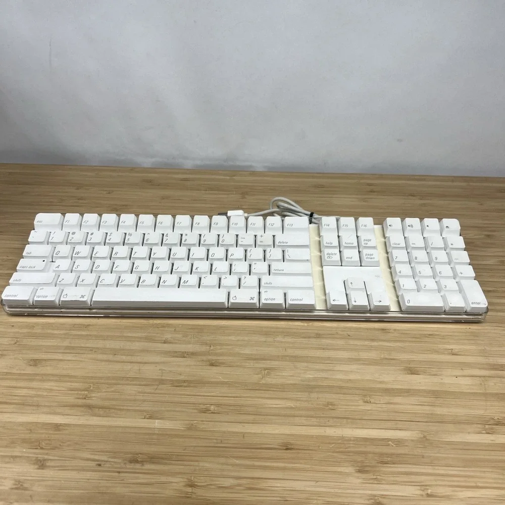 Apple A1048 Wired USB Keyboard Full Size White Clear EMC 1944 Tested